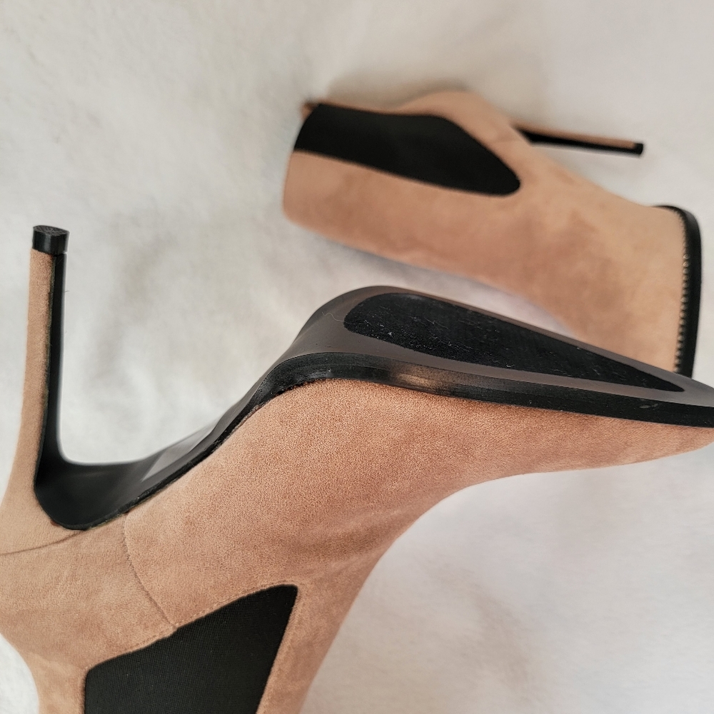 Heels - Picture 3 of 5